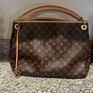 Authentic Louis Vuitton Artsy